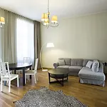 Lux - Ernesta, Free Parking ريغا
