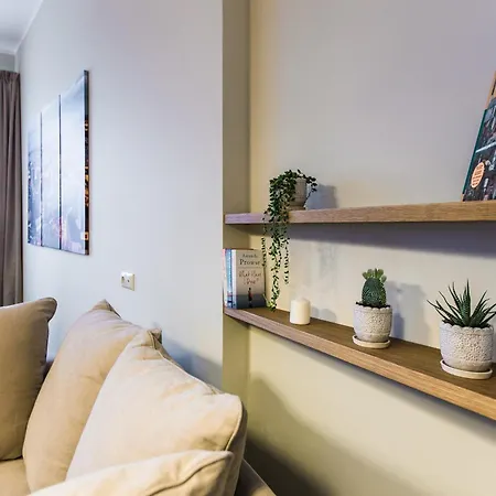 Lux - Ernesta, Free Parking Ξενοδοχείο με διαμερίσματα 4*