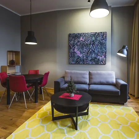 Lux - Ernesta, Free Parking Aparthotel