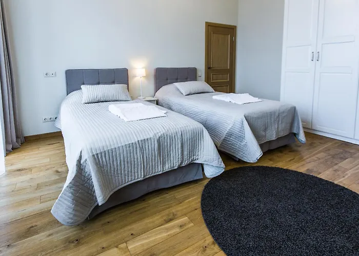 Lux - Ernesta, Free Parking 4*