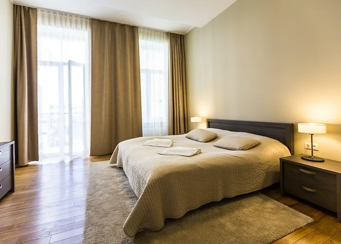 Lux - Ernesta, Free Parking 4* Ρίγα