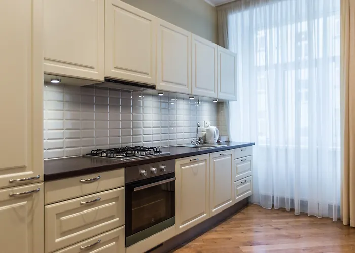 Lux - Ernesta, Free Parking