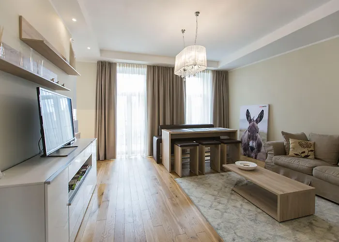 Lux - Ernesta, Free Parking Ξενοδοχείο με διαμερίσματα 4*