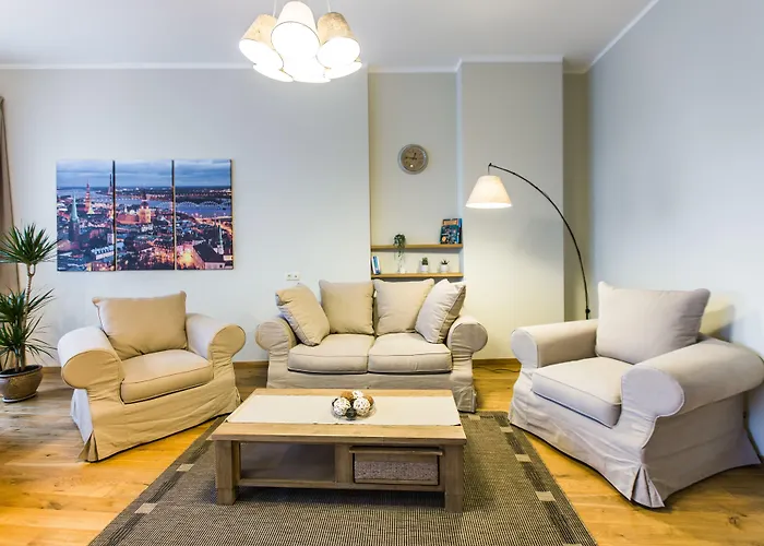 Ξενοδοχείο με διαμερίσματα Lux - Ernesta, Free Parking 4*