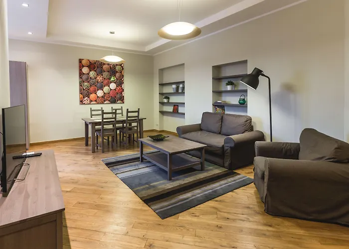 Lux - Ernesta, Free Parking