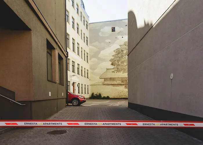 Ξενοδοχείο με διαμερίσματα Lux - Ernesta, Free Parking