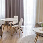 Lux - Ernesta, Free Parking 아파트호텔 4*