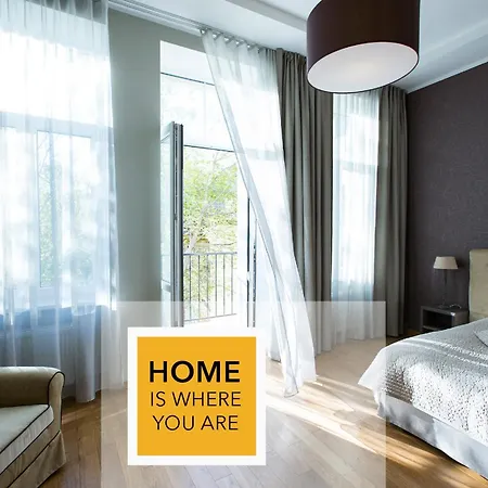 Aparthotel Lux - Ernesta, Free Parking