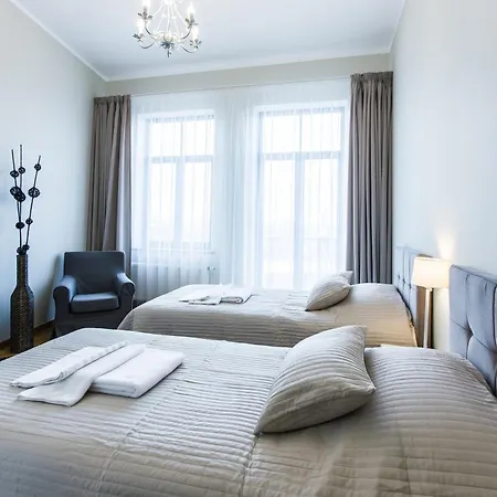 Lux - Ernesta, Free Parking 4* Riga