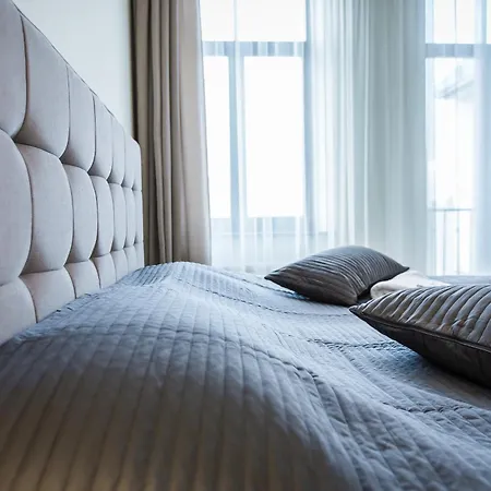 Lux - Ernesta, Free Parking Riga