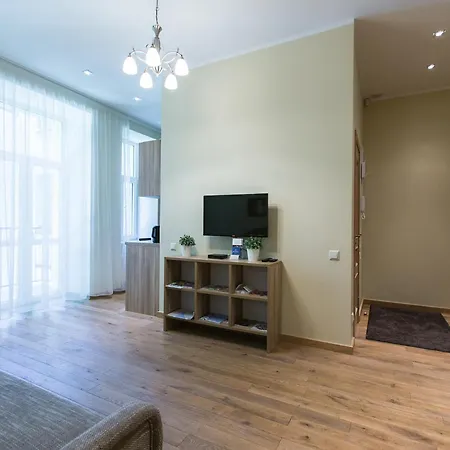 Apart Otel Lux - Ernesta, Free Parking