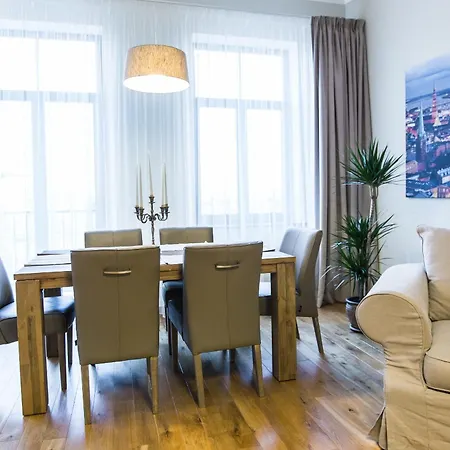 Lux - Ernesta, Free Parking Riga