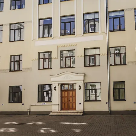 Aparthotel Lux - Ernesta, Free Parking
