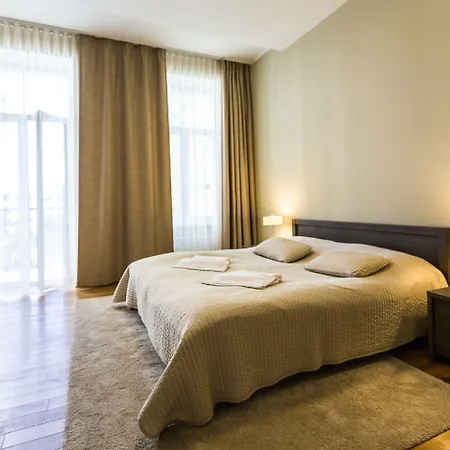 Lux - Ernesta, Free Parking 4* Riga