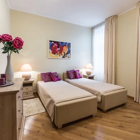 Lux - Ernesta, Free Parking 4* Ryga