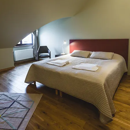 Aparthotel Lux - Ernesta, Free Parking 4*