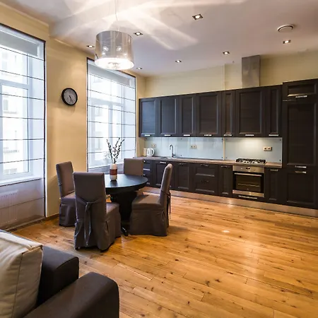 Hotel apartamentowy Lux - Ernesta, Free Parking