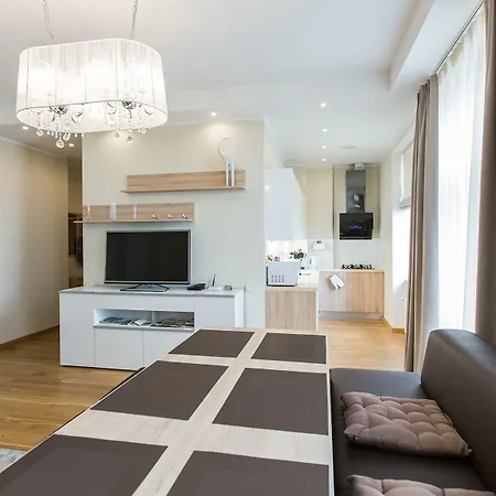 Apart Otel Lux - Ernesta, Free Parking 4*