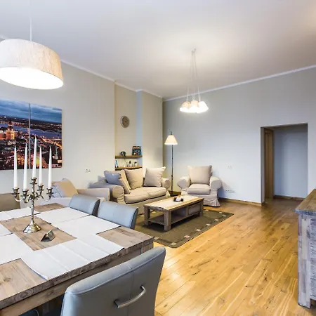 Lux - Ernesta, Free Parking Aparthotel Riga