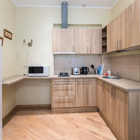 Lux - Ernesta, Free Parking Aparthotel 4*