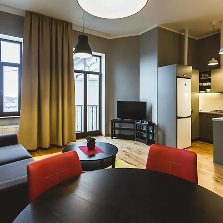 Lux - Ernesta, Free Parking Aparthotel 4*