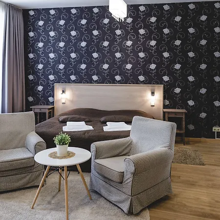 Lux - Ernesta, Free Parking 4* ريغا