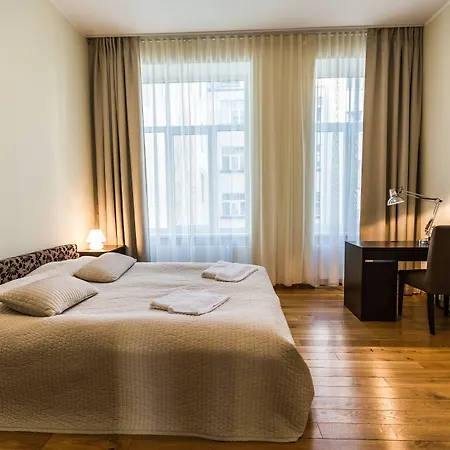 Lux - Ernesta, Free Parking Aparthotel 4*