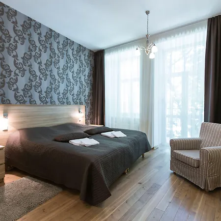 Lux - Ernesta, Free Parking Apart Otel Riga