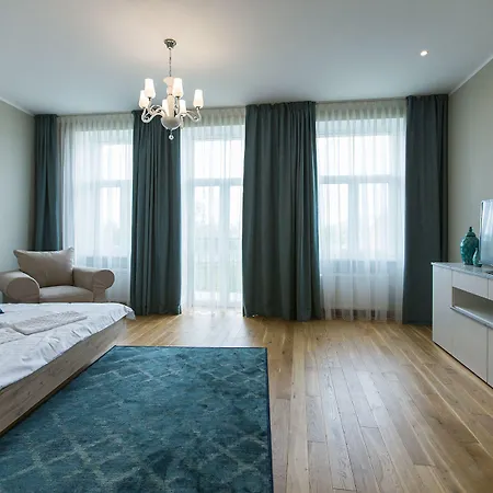 Lux - Ernesta, Free Parking 4* Riga