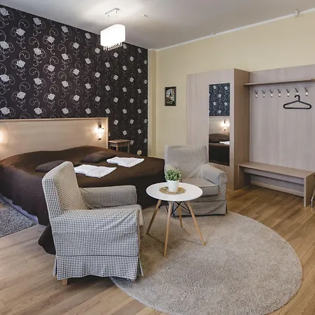 Lux - Ernesta, Free Parking