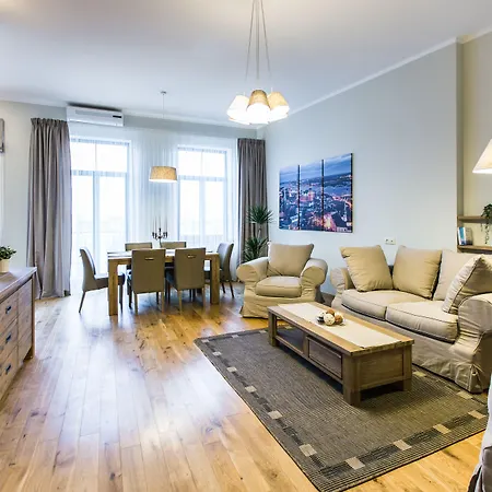 Lux - Ernesta, Free Parking 4* Riga