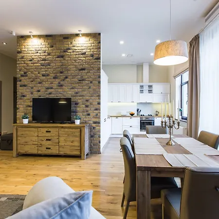 Lux - Ernesta, Free Parking Riga