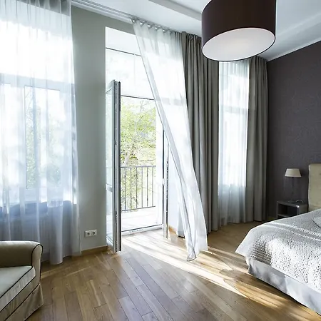Lux - Ernesta, Free Parking 4* Riga