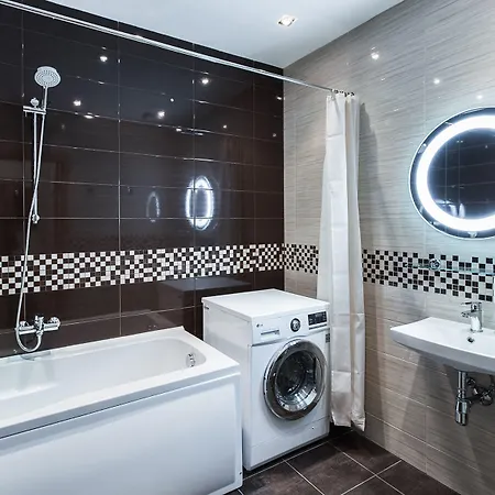 Aparthotel Lux - Ernesta, Free Parking 4*