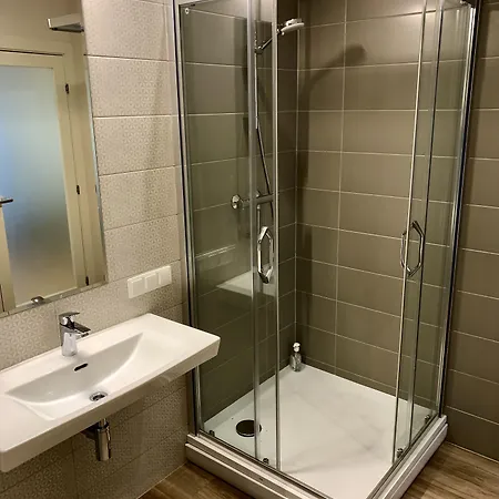 Lux - Ernesta, Free Parking 4* Riga