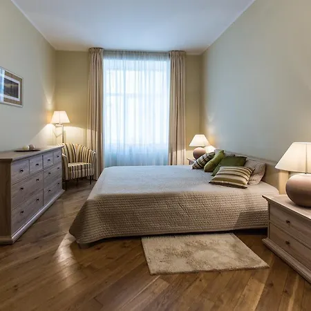 Lux - Ernesta, Free Parking 4* Riga