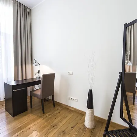 Lux - Ernesta, Free Parking 4*