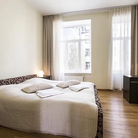 Lux - Ernesta, Free Parking Aparthotel 4*