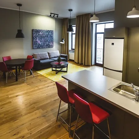 Aparthotel Lux - Ernesta, Free Parking