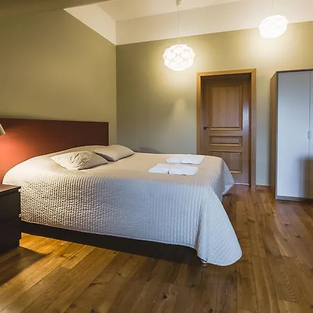 Aparthotel Lux - Ernesta, Free Parking 4*