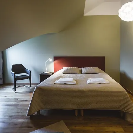 Aparthotel Lux - Ernesta, Free Parking