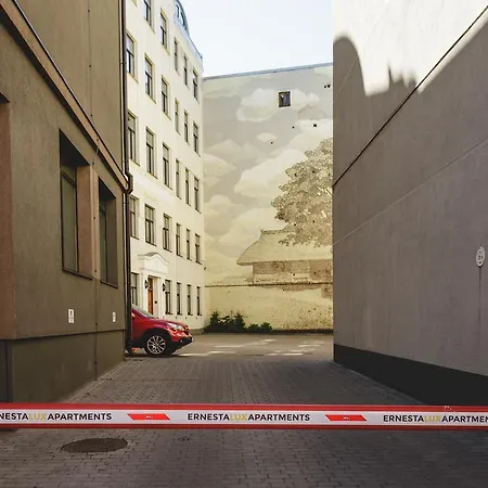 Lux - Ernesta, Free Parking Riga