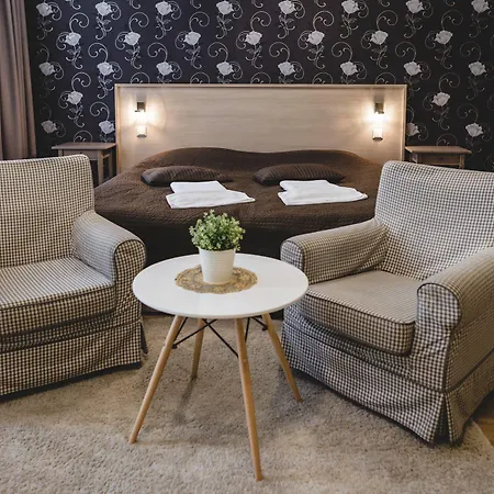 Lux - Ernesta, Free Parking 4* Riga
