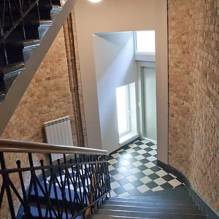 Aparthotel Lux - Ernesta, Free Parking
