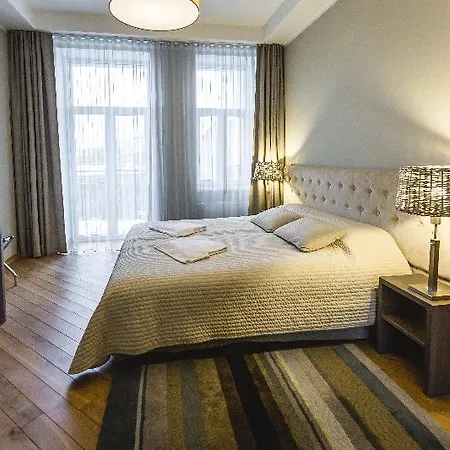 Lux - Ernesta, Free Parking 4* Riga