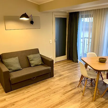 Lux - Ernesta, Free Parking Aparthotel