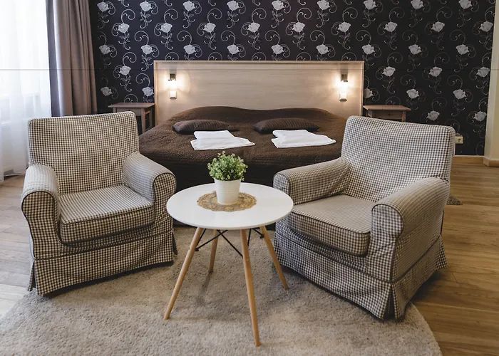 Lux - Ernesta, Free Parking Aparthotel 4*