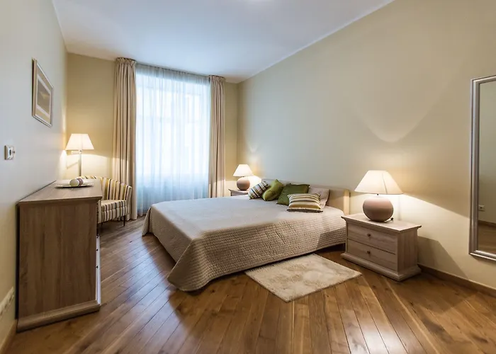 Lux - Ernesta, Free Parking Aparthotel 4*