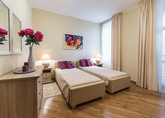 Lux - Ernesta, Free Parking 4* Riga