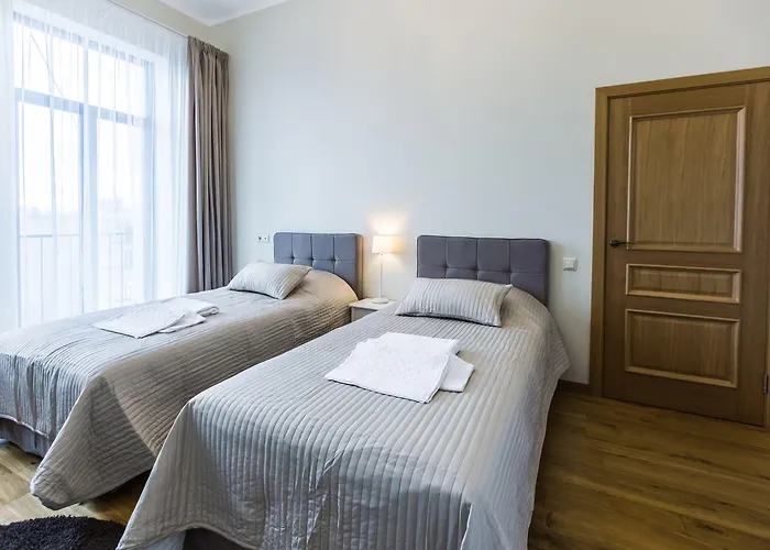 Lux - Ernesta, Free Parking